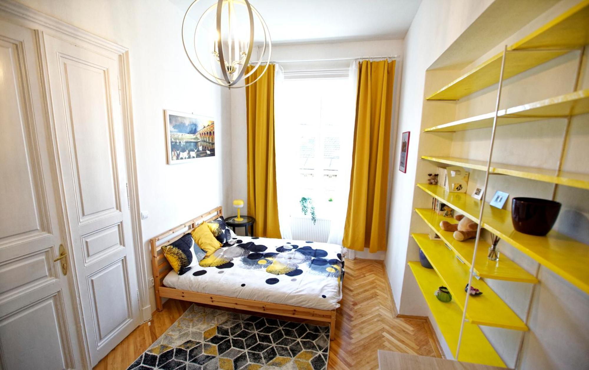 Sunny & Elegant Large Flat Next To Parliament Apartment